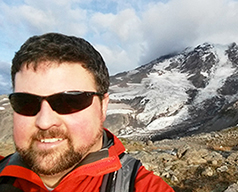 f14_art9_jim_lynch_mount_rainier