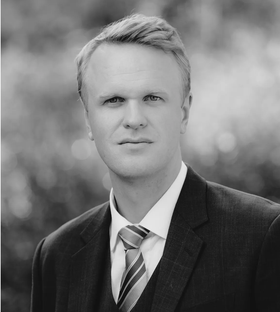 Dr Kristopher Svendoson